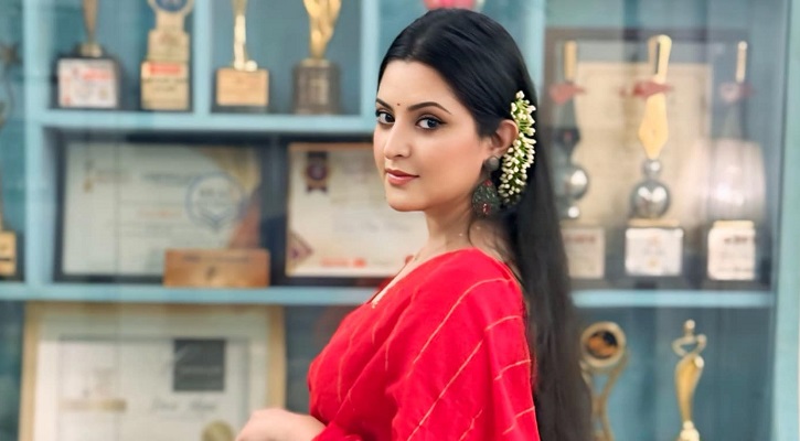 কিছু নেওয়ার আগে আল্লাহ কিছু দিয়েও দেন: পরীমণি